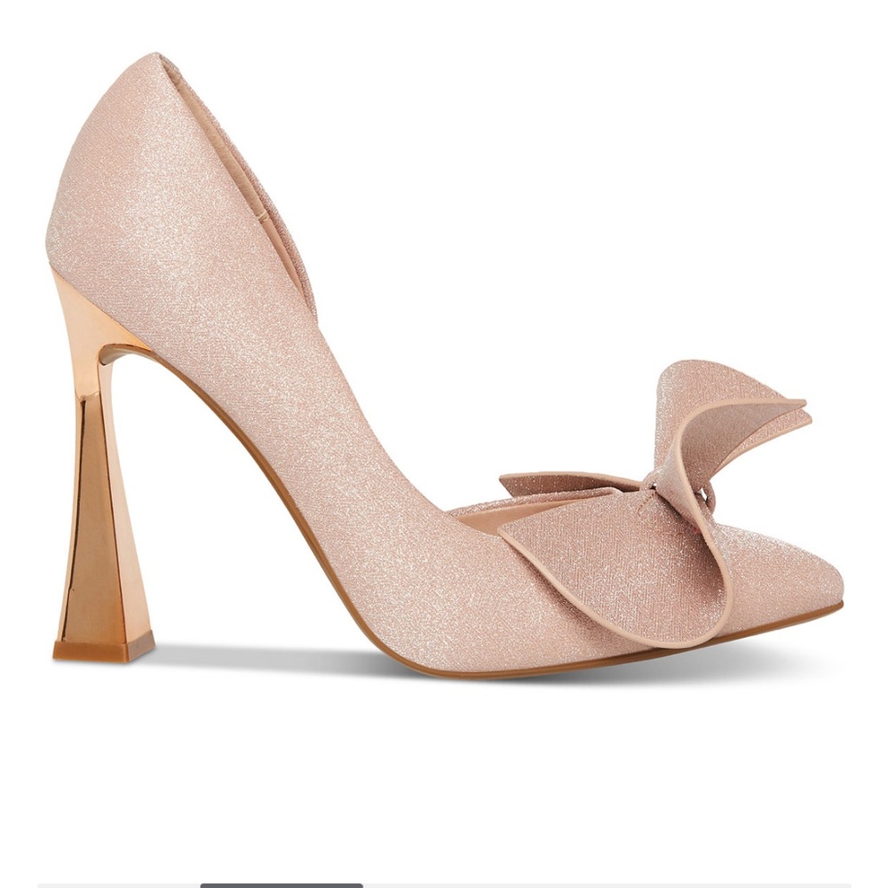 Gorgeous Betsey Johnson Champagne Nobble Sculpted Bow Pumps. Size 8